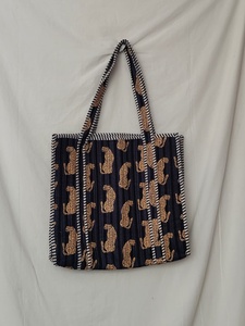 Cotton Luxury <b>Black</b> Floral Tote <b>Bags</b> Women's Tote <b>Bags</b> Duffel <b>Bag</b> Large Capacity Zipper Closure Travel Weekender Tote <b>Bags</b> - Product Image 4