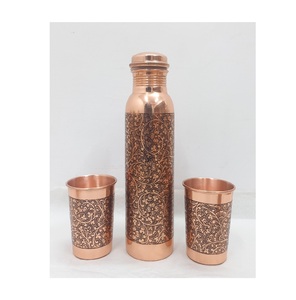 Botella de Cobre Hecha a Mano para Guardar Agua Fresca, con Diseño Duradero, Uso Saludable y un Atractivo Atemporal - Product Image 6
