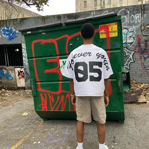 เสื้อยืดโอเวอร์ไซส์สไตล์วินเทจสกรีนลายแบบใหม่ ผลิตตามสั่งขายส่ง คอริบบิ้น ผ้าปะติดปะต่อ ล้างสีแบบแอซิดวอช - Product Image 6