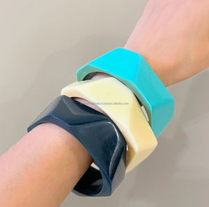 Bracelet en résine de haute qualité, élégant, accessoires pour femmes, bijoux de mode pour femmes, fabriqué en Inde - Product Image 1