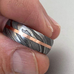 Anillo de Acero de Damasco Premium Hecho a Mano, Joyería de Estilo Rústico para Hombres y Mujeres - Product Image 3