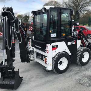 Chargeuse-pelleteuse Hidromek HMK 62SS 4x4, équipement de construction lourd avec moteur puissant et système de chargeur haute performance - Product Image 1