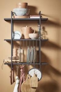 Planche à découper en bois d'acacia avec poignée ergonomique, surface lisse et sûre pour les couteaux, planche durable et élégante pour la préparation quotidienne en cuisine - Product Image 4