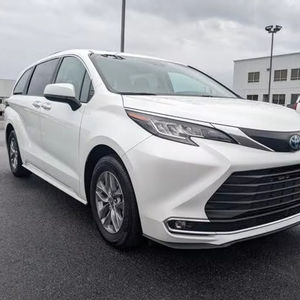 Toyota Sienna XLE Clásica Usada 2023 - Product Image 1