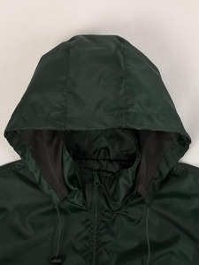 Veste coupe-vent décontractée en toile pour homme, idéale pour les sports d'hiver et les activités de plein air, avec capuche intégrée, doublure polaire, imperméable, respirante et teinte unie sur le devant. - Product Image 3