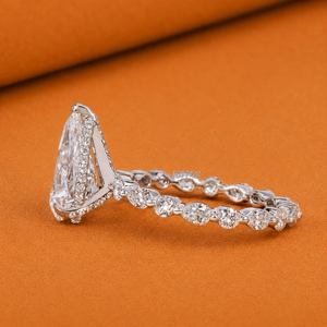 Anillo de Diamantes de Laboratorio con Corte Pera de 3.50ct, Certificado por IGI, con Diamantes Laterales en Forma de Pera y Redondos, Anillo de Compromiso para Mujer, Regalo para Damas de Honor - Product Image 3