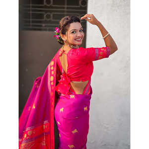 Sari traditionnel en soie douce rose bonbon, tissé à la main avec des fils Zari, robes de soirée élégantes - Product Image 3