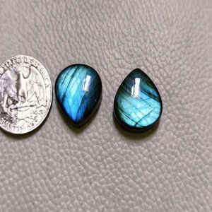 Paire de cabochons en labradorite bleue naturelle, forme cœur, pierres précieuses lâches, dos plat, taille calibrée, pour la fabrication de bijoux, anneaux et pendentifs - Product Image 1