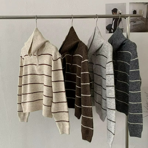 เสื้อไหมพรมคอโอเวอร์ไซส์แบบซิปครึ่งตัวสำหรับผู้หญิง รุ่นพื้นฐานสั่งทำได้ - Product Image 1