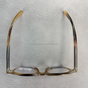 Monture de lunettes classique en corne de buffle noire et blanche Belight Optical Nature, design unique de Falak World Export - Product Image 3