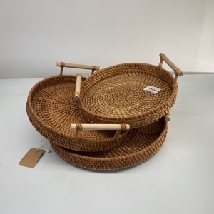 Venta al por mayor de manijas de bandeja de ratán natural de tamaño personalizado modelo básico hecho a mano Vietnam hogar almacenamiento Decoración Comida juguete organización - Product Image 2