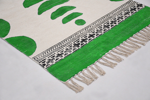 Alfombra Dhurrie de Algodón Hecha a Mano con Estampado de Bloques |   Color y Tamaño Personalizados |   Patrón Geométrico Moderno |   Antideslizante y Ecológico |   Alfombras - Product Image 2