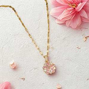 NIKHIL GEMS - Colgante de Flor de Cristal Rosa y Blanco Inspirado en Princesas, Plata 925 Chapada en Oro, Certificado por Terceros, Elegante y Vintage - Product Image 6
