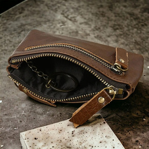 Porte-clés en cuir véritable avec un profil compact et un style élégant et professionnel, en cuir pleine fleur - Product Image 3