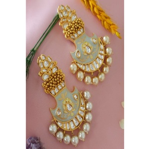 Elegantes Pendientes de Moissanita Chapados en Oro de Primera Calidad para Mujeres y Chicas, Ideales para Vestidos de Noche y Fiestas - Product Image 1