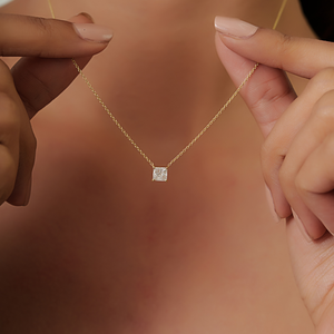 Nuevas llegadas: Collar con colgante solitario de diamante talla princesa simple en oro amarillo de 14 quilates, ideal para apilar, el regalo de joyería más vendido para ella. - Product Image 2