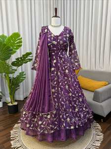 TENNECY Robe de mariée Lehenga la plus vendue avec Dupatta, tenue de mariage indienne, Choli à coupe évasée en soie Fendy lourde - Product Image 3