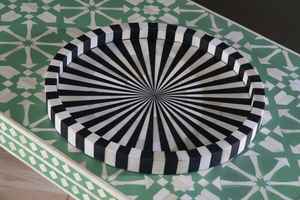 Bandeja de Servir de Madera Hecha a Mano con Incrustaciones Rectangulares de Hueso y Nácar, Platos Minimalistas de Lujo Estilo Occidental - Product Image 2