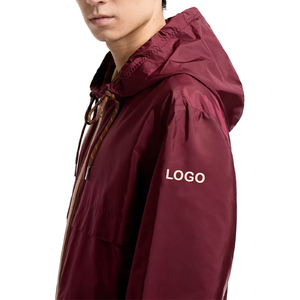 Veste softshell unisexe bordeaux à capuche avec fermeture éclair et poches, coupe ample, toutes saisons, résistante à l'eau - Product Image 4