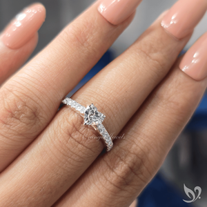 Bague de Mariage en Or Blanc 10K avec Diamant de Laboratoire Cœur Romantique Taillé en Forme de Cœur 0.50ct Certifié IGI et Pavé Cathédrale - Product Image 4