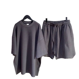 Nouveauté 2026 – Ensembles décontractés d'été pour hommes grandes tailles : T-shirt à manches courtes et short, couleur unie, respirant, séchage rapide, style urbain. - Product Image 1