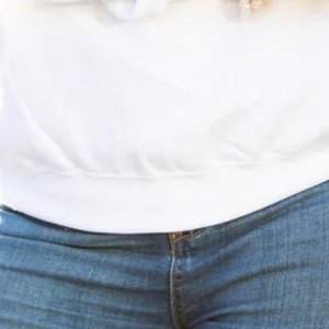 Sudadera Zeta Phi Beta Vintage Blanca Unisex con Letras Griegas Bordadas en Chenille, Informal, de Felpa - Product Image 5