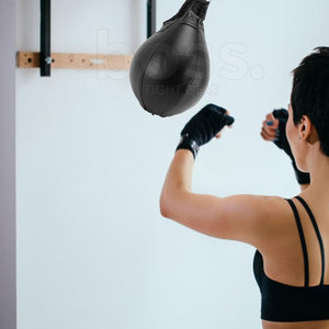 Ballon de vitesse réglable en vitesse, conçu avec une surface lisse et une fixation sécurisée pour la pratique de la coordination - Product Image 4