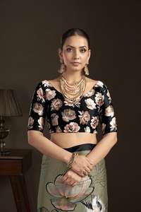 Sari indien prêt-à-porter à imprimé floral en crêpe de soie avec chemisier cousu et motifs numériques - Product Image 2