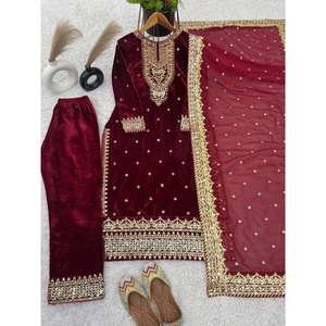 Ensemble haut-dupatta et bas pour femmes de marque, avec broderie lourde et travail de séquence, look élégant - Product Image 3