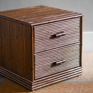 ตู้ลิ้นชักไม้เนื้อแข็งพรีเมียมทันสมัย พร้อมลิ้นชักผิวเรียบเนียน สำหรับใช้ในห้องนอน ห้องนั่งเล่น และโรงแรม - Product Image 4