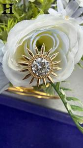 Bague de luxe en or pour femme, sertie d'un diamant rond brillant cultivé en laboratoire certifié IGI, style soleil éclatant - Product Image 6