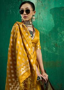 Sari en soie douce pour mariage et festivals, prêt-à-porter, disponible chez le fournisseur indien à prix de gros, entièrement cousu - Product Image 3