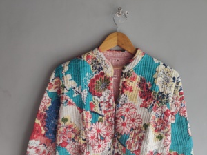 Veste matelassée patchwork fleuri pour femme, col mandarin, manches longues, rembourrage polyester, vêtement d'extérieur printemps, cadeau pour elle - Product Image 4
