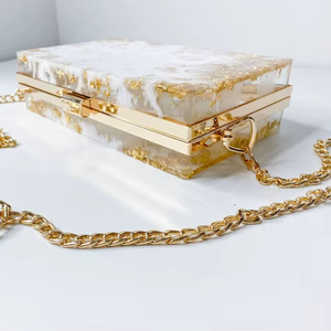 Pochette en résine faite à la main pour femmes, idéale pour les soirées et les mariages, finition élégante et brillante, provenance Inde. - Product Image 3