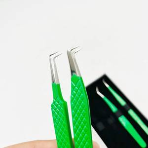 Pinzas de Precisión para Pestañas de Acero Inoxidable con Mango Verde y Punta Suave para Herramientas de Extensión de Pestañas - Product Image 1