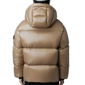 Vestes d'hiver pour hommes sur mesure en gros – Qualité supérieure, style urbain, matelassées, rembourrées de coton, imperméables, avec logo frontal et capuche - Product Image 2