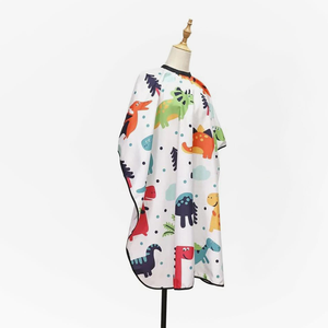 Cape de Barbier Personnalisée à Impression Numérique Respirante avec Motifs Personnalisés et Marquage du Salon pour Services de Coiffure - Product Image 5
