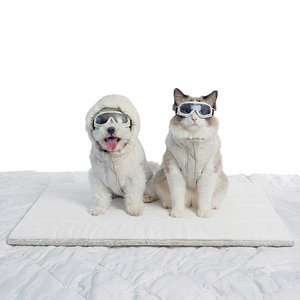 [Daejin Electronics] Tapis rafraîchissant lavable pour animaux de compagnie Brys, coussin rafraîchissant pour chien, distributeur, fournisseur de détail, chaîne d'approvisionnement - Product Image 1