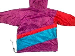 Chaqueta cortavientos rosa y roja con bloques de color, impermeable, personalizada para mujer, unisex, tipo anorak con media cremallera. - Product Image 2