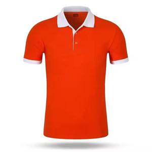 Polo Negro para Hombre con Cuello y Puños Rojos, Manga Corta, Tejido de Punto, Diseño de Color Sólido, Corte Regular - Product Image 3