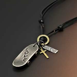 Colgante de Moda de 2 Pulgadas, de Acero Inoxidable Puro, con Diseño de Patín y Amor, con Cuerda de Cuero Marrón Oscuro Ajustable para Hombres y Niños - Product Image 4