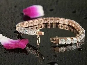 Pulsera de tenis Tishya Diamond con diamantes de moissanita de corte Asscher de 6 quilates chapada en oro rosa de 14 quilates para niños - Product Image 2