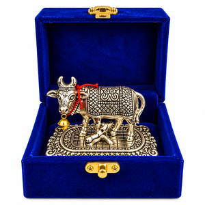 Statue de vache Nandi en métal décorative artisanale avec gravure ornée pour la décoration des temples hindous, la maison, le bureau et comme cadeau - Product Image 1