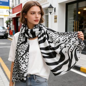 Écharpes carrées en twill de soie 100% pure personnalisées OEM ODM pour femmes, foulards en soie imprimés tendance, vente en gros 90x90cm, fourniture directe usine - Product Image 5