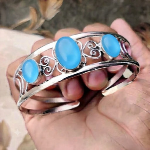 Brazalete Ajustable de Plata con Calcedonia Azul Natural, Plata de Ley 925, Hecho a Mano, con Piedras Preciosas, Estilo Boho - Product Image 5
