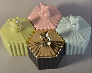 Elegante contenedor de almacenamiento disponible para cera perfumada en diseño esmaltado único con tapa dorada, perfecto para decoración del hogar y regalos - Product Image 3