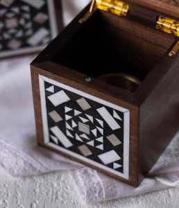 Brûleur d'encens élégant en bois d'acacia avec incrustation MOP, artisanal de qualité supérieure, Mubkhar arabe pour Oud, Bakhoor, Ramadan, Aïd, Islamique - Product Image 3