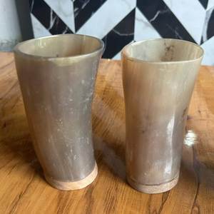 Auténtico Jarro Vikingo de Cuerno - Taza Tradicional para Beber Hidromiel con Diseños de Animales y Ángeles, Personalizable para Ocasiones Especiales - Product Image 6