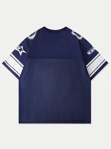 เสื้อยืดคอกว้างผู้ชายแบบขายส่ง OEM ผ้าโพลีเอสเตอร์ 100% พิมพ์ลายโลโก้ด้านหน้า แขนกุด ทรงปกติ เป็นมิตรกับสิ่งแวดล้อม ปรับแต่งได้ - Product Image 4