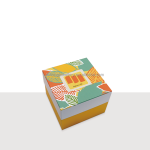 Boîte à rabat avec motif imprimé - Product Image 1